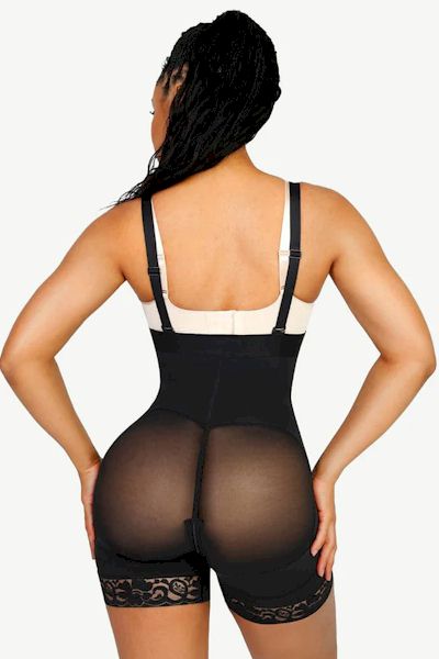 Sculpted Elegance: Lift and Define with Lace Latex Shapewear